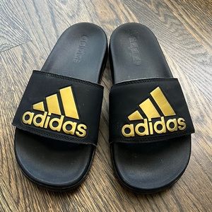Adidas Slides
Summer ready!